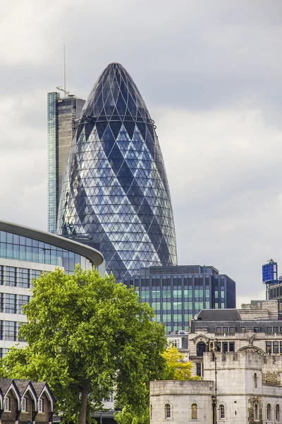 Kornişon, Londra denilen modern Binası — Stok fotoğraf