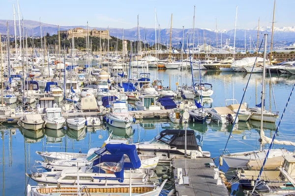 Boats in the port of Antibes, Cote d'Azur — Stock Photo, Image