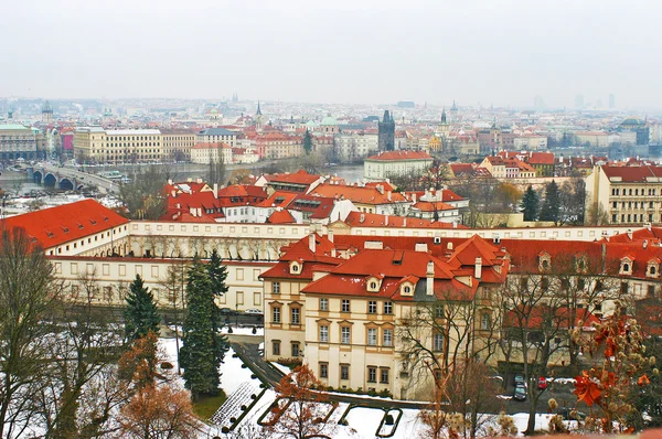 Prag ve Czech cumhuriyetinin havadan görüşü — Stok fotoğraf