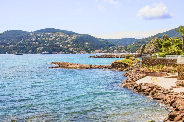 Spiaggia e castello di La Naouple, Costa Azzurra — Foto Stock