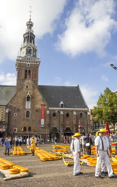 Alkmaar, Niederlande - 7. September: Träger, die in der — Stockfoto