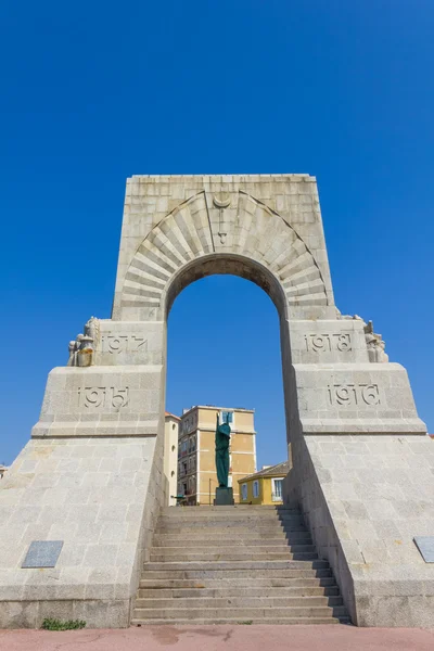 Historický válečný památník v Marseille, Francie — Stock fotografie