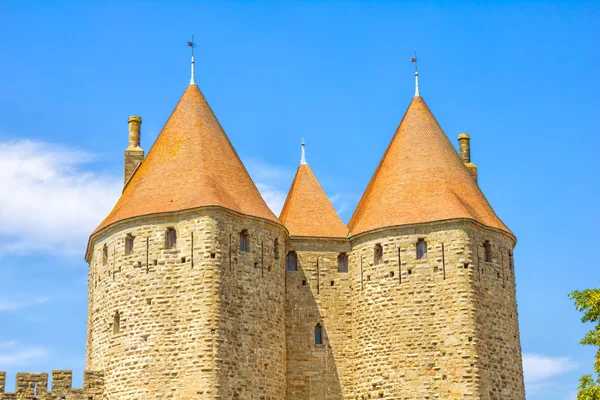Torres en la ciudad medieval de Carcasona, Francia — Foto de Stock