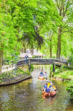 giethoorn kanalda, Hollanda