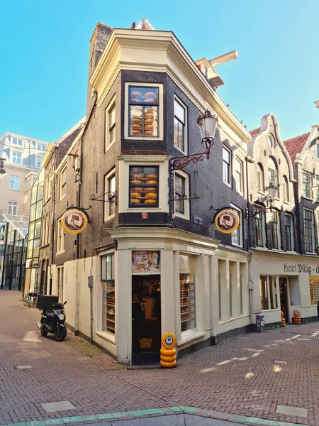 アムステルダム オランダ 10月 2021 市内中心部のチーズストア オランダ人はイギリス人やアメリカ人よりも平均して乳製品を25 多く消費しています — ストック写真