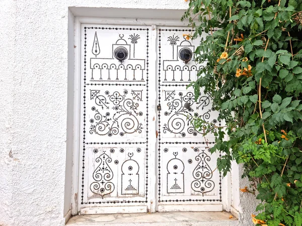 Uma Porta Ornamental Tunisiana Típica — Fotografia de Stock