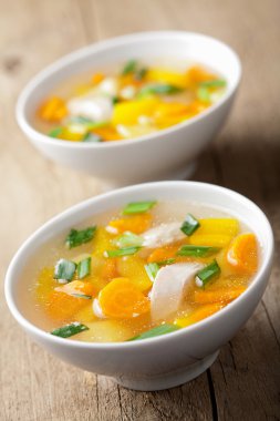 Sebzeli tavuk çorbası