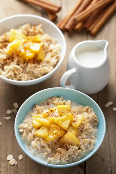 Cereal with caramelized apple — Stock Photo, Image