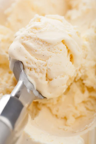 Cucharada de helado — Foto de Stock