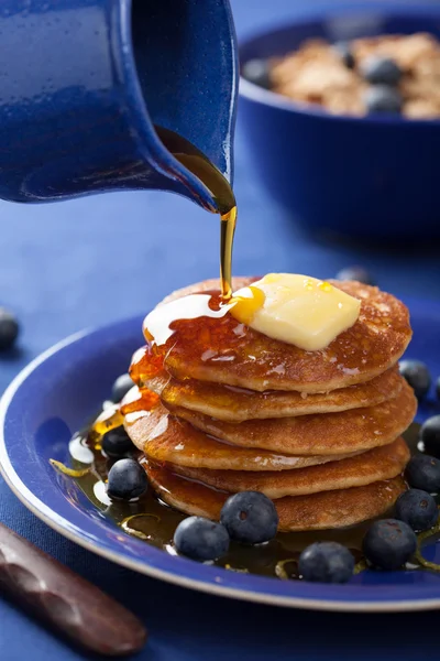 Pancakes with syrup and blueberry — Stock Photo, Image