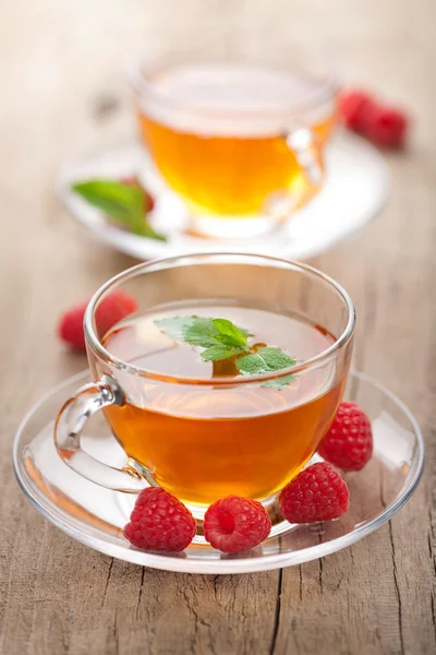ミントとラズベリーのお茶 — ストック写真