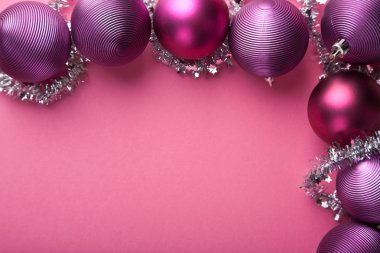 Mor Noel topları kenarlık