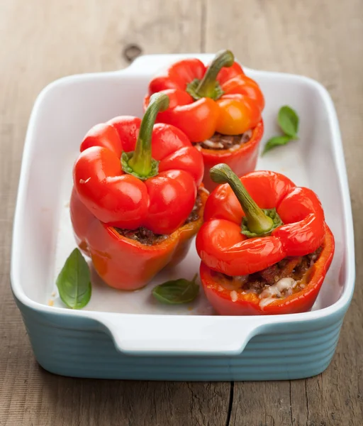 Gefüllter Paprika mit Fleisch und Gemüse — Stockfoto