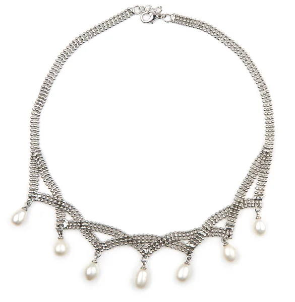 Silberhalskette mit Perlen isoliert — Stockfoto