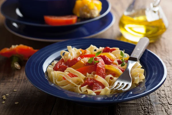 Taggliatelle peperonata — Stockfoto