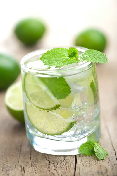 Frischer Mojito-Cocktail — Stockfoto