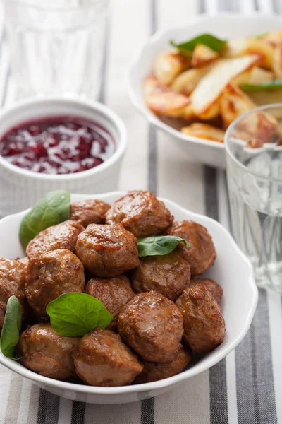 Meatballs with potatoes and lingon jam — Stock Photo, Image