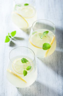 bardak taze limonata