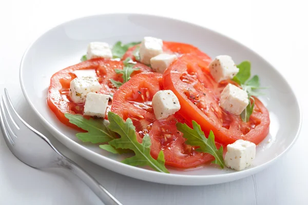 Salade de tomates bovines et feta — Photo
