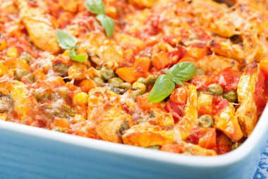 tavuk pişmiş sebze ile