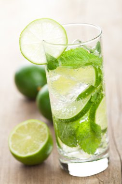 taze mojito kokteyli