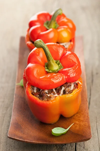 Fyldt paprika med kød og grøntsager - Stock-foto