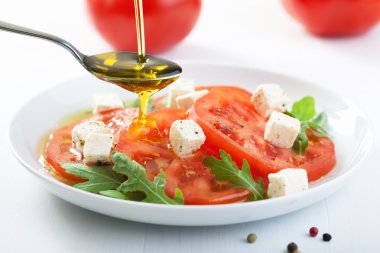 biftek domates ve peynir salatası