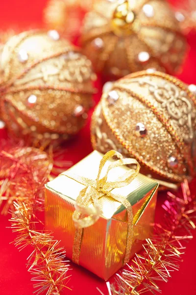 Regali di Natale d'oro e decorazione — Foto Stock