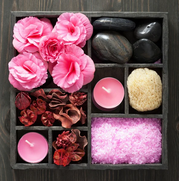Set de spa y aromaterapia en caja negra —  Fotos de Stock