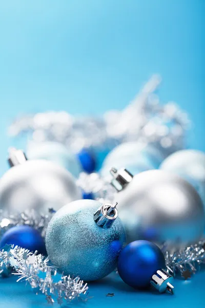 Μπλε μπάλες Χριστούγεννα και διακόσμηση — Φωτογραφία Αρχείου
