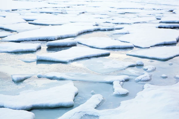 冰流冬季景观 — 图库照片