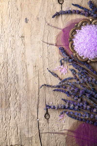 Lavendel en zout spa achtergrond — Stockfoto
