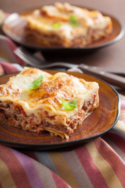 Lazanya bolognese