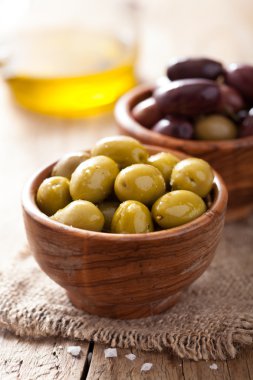 siyah ve yeşil zeytin kase Marine