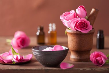 spa gül çiçek harç ve tuz ile ayarla 