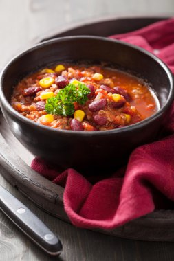 Meksikalı chili con carne siyah kase 