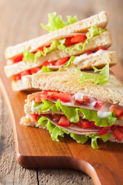 Sandwich ham domates ve marul