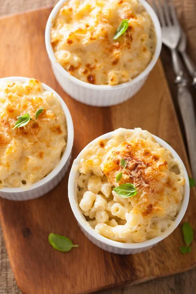 Macarrão assado com queijo — Fotografia de Stock