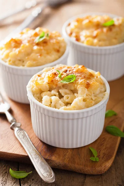 Macarrão assado com queijo — Fotografia de Stock