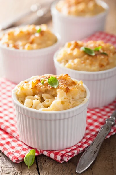 Macarrão assado com queijo — Fotografia de Stock