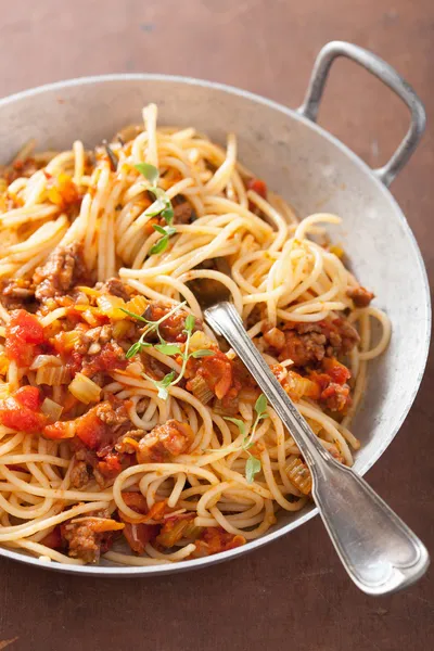 Приготування спагетті bolognese Італійська паста — стокове фото