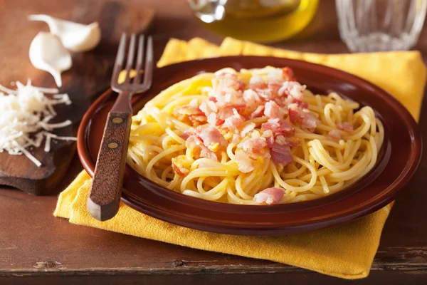 Macarrão italiano espaguete carbonara — Fotografia de Stock