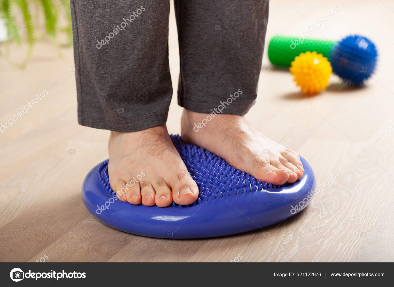 Hombre Haciendo Corrección Pie Plano Ejercicio Gimnástico