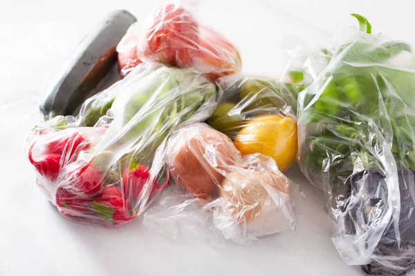 Cuestión Residuos Plásticos Solo Uso Frutas Verduras Bolsas Plástico —  Fotos de Stock