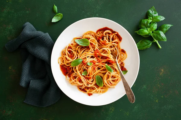 Špagety Rajčatovou Omáčkou Tradiční Italské Těstoviny — Stock fotografie