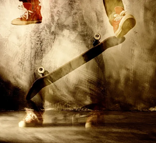 Skateboard trick in motion — Stock Photo, Image