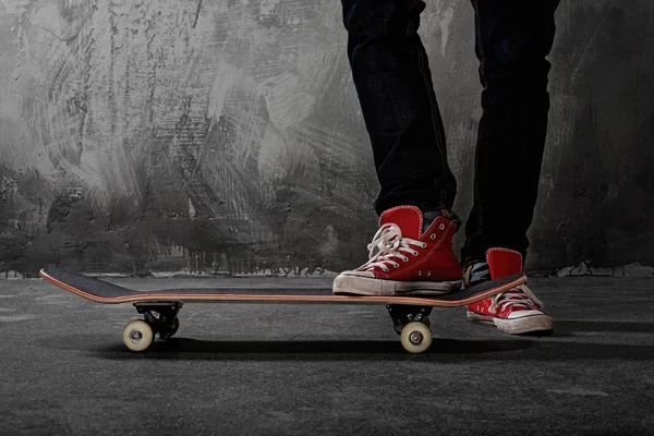 Truque de skate em movimento — Fotografia de Stock