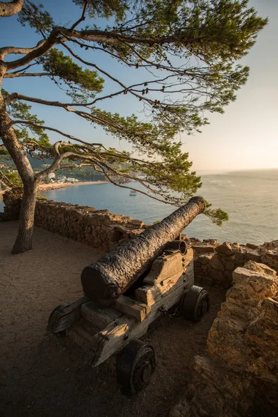 Old rusty cannon at Tossa De Mar — Stock Photo, Image