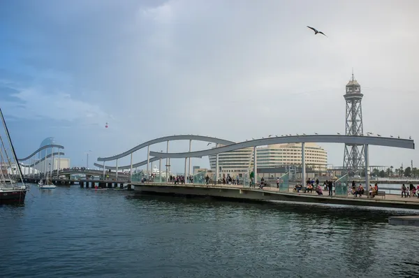 Vista da Rambla de Mar em Barcelona, Espanha . — Fotografia de Stock