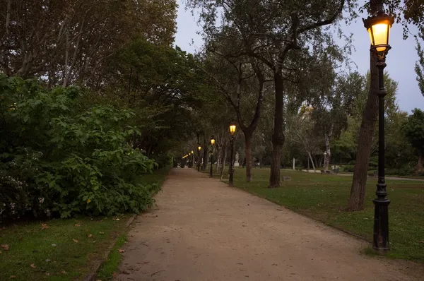 美丽的公园，在巴塞罗那，西班牙 — 图库照片